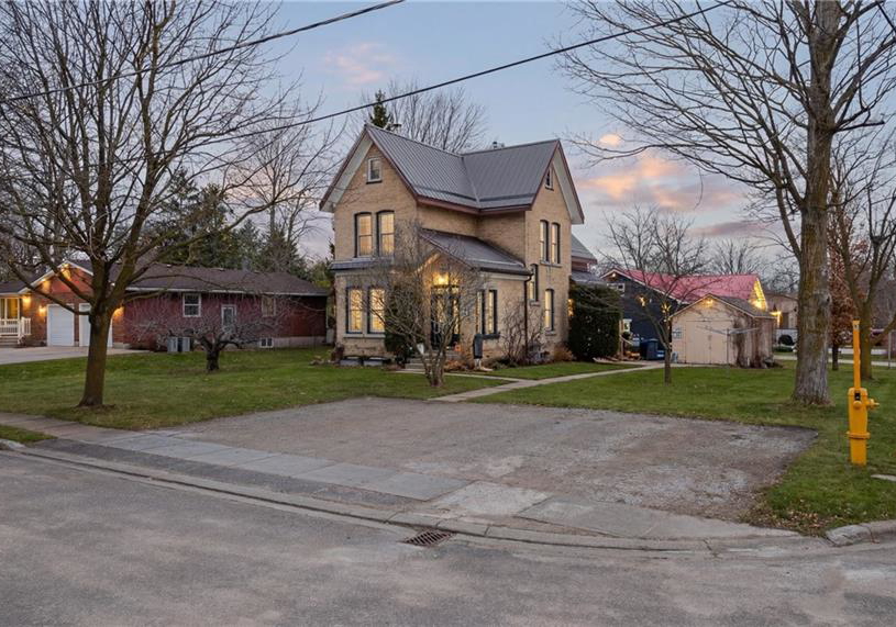 19-adam-street-seaforth-ontario-40812739