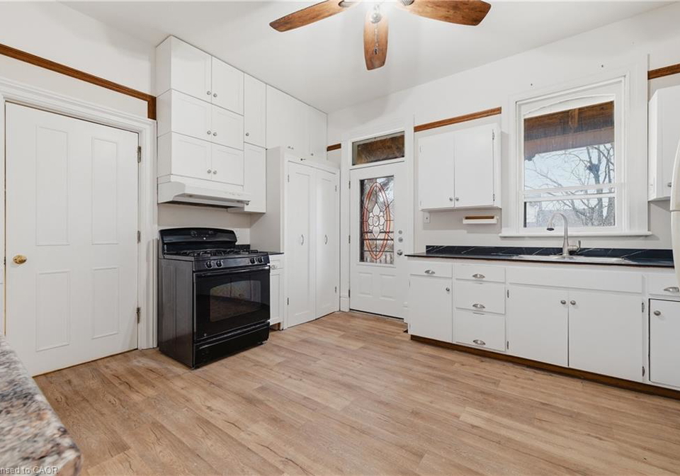 19-adam-street-seaforth-ontario-40812739