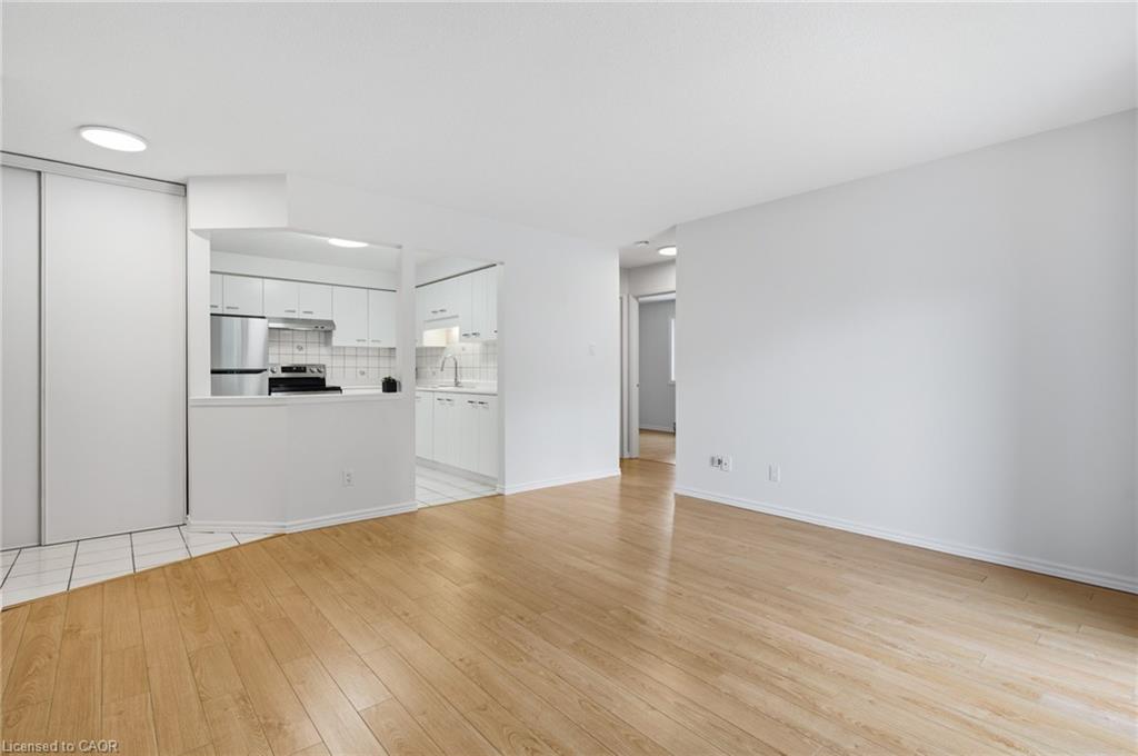 565-greenfield-avenue-kitchener-ontario-40812758