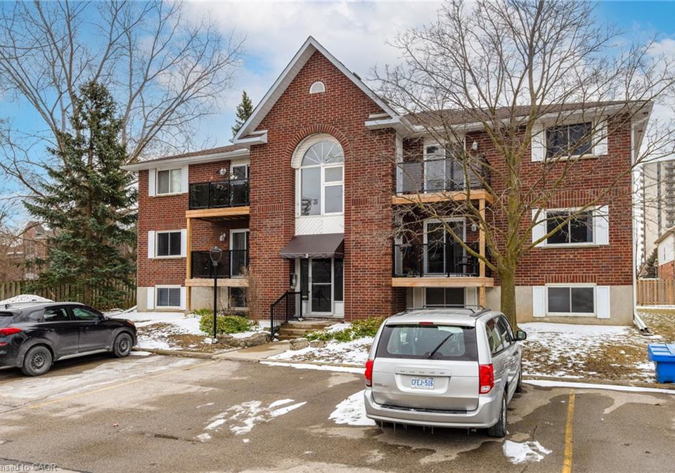 565-greenfield-avenue-kitchener-ontario-40812758