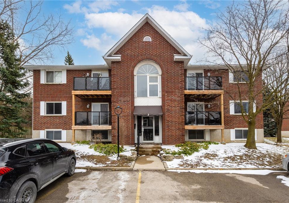 565-greenfield-avenue-kitchener-ontario-40812758