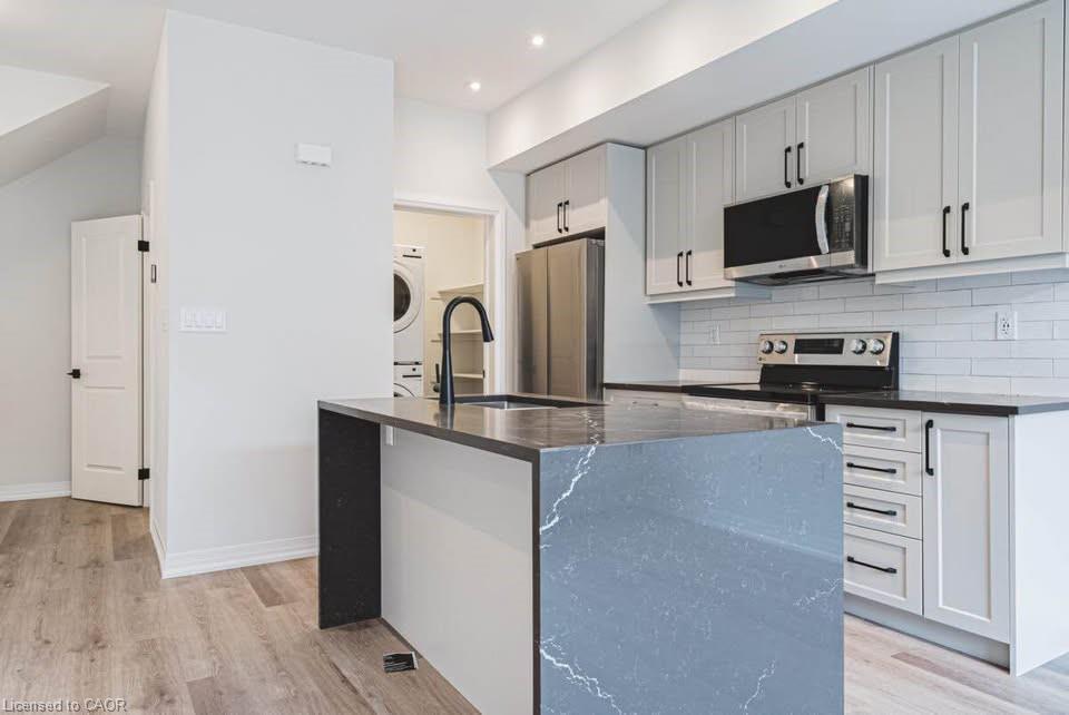155-equestrian-way-cambridge-ontario-40812767