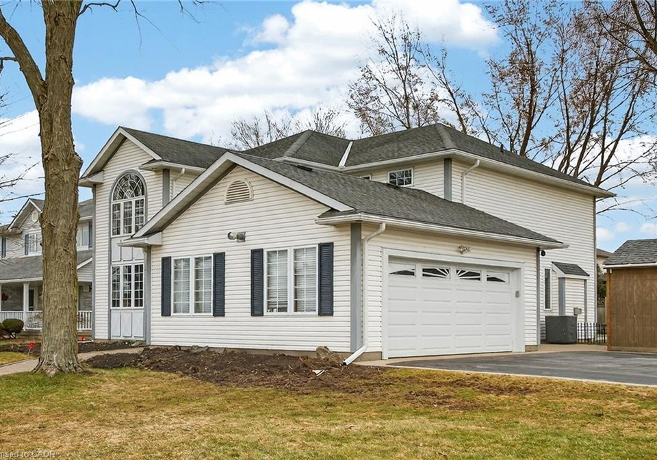 60-highland-boulevard-caledonia-ontario-40812784