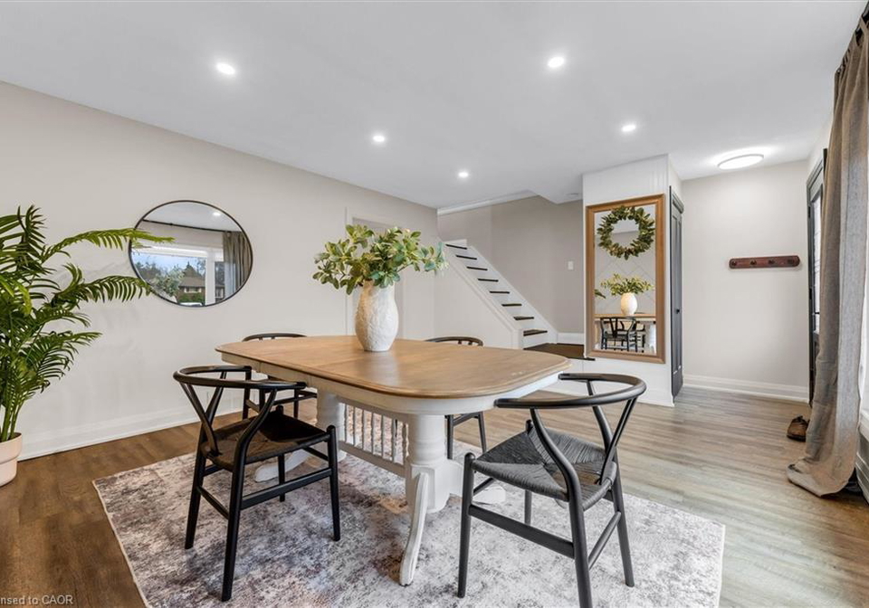 18-bentley-place-hamilton-ontario-40812851