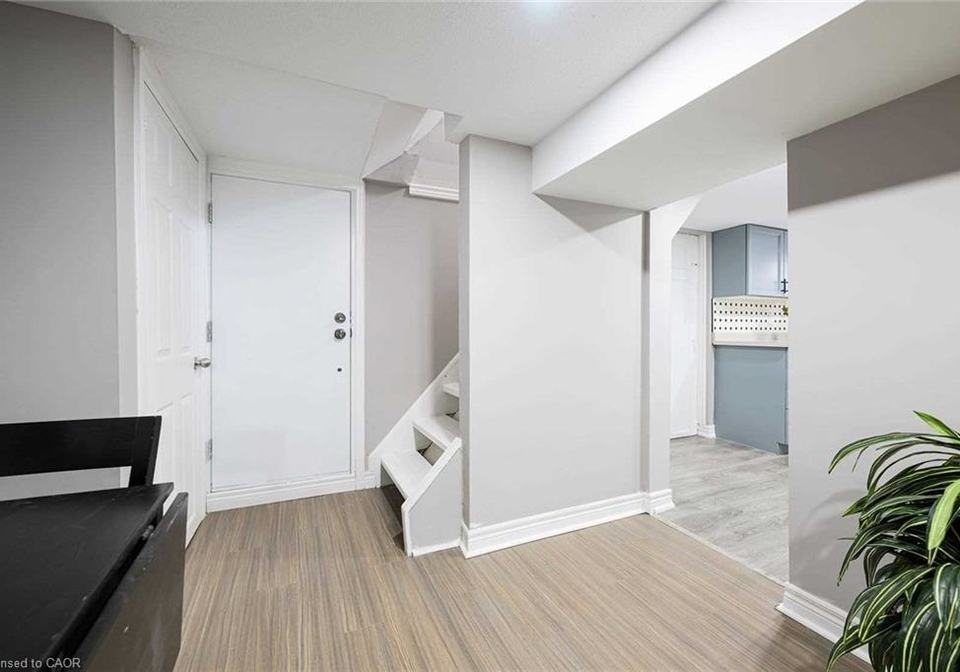 28-lottridge-street-hamilton-ontario-40812912