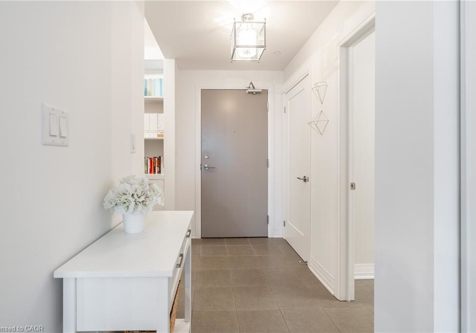 10-concord-place-grimsby-ontario-40813003