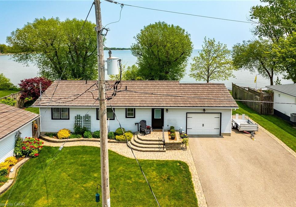 92-hoover-point-lane-selkirk-ontario-40813015