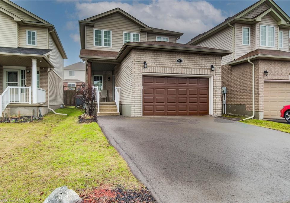 90-udvari-crescent-kitchener-ontario-40813035