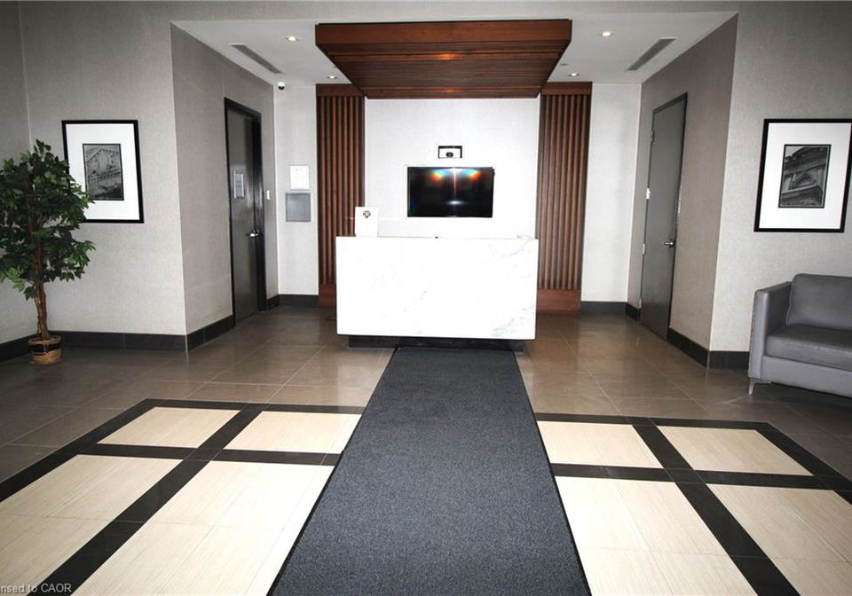 150-main-st-w-street-hamilton-ontario-40813059