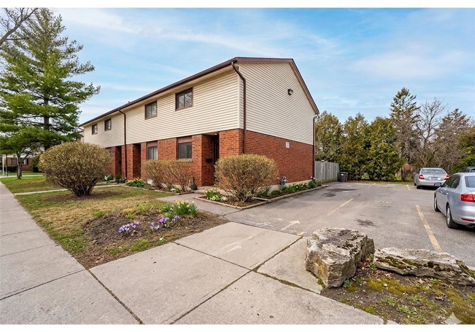 25-garrow-drive-hamilton-ontario-40813074