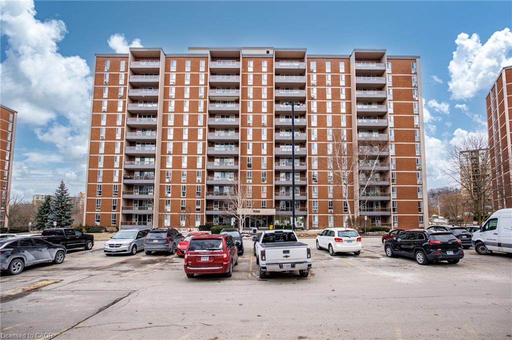 1966-main-street-w-hamilton-ontario-40813187