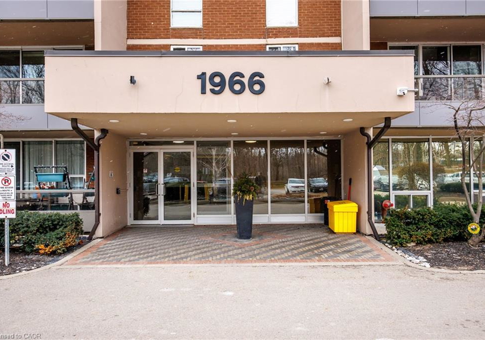 1966-main-street-w-hamilton-ontario-40813187