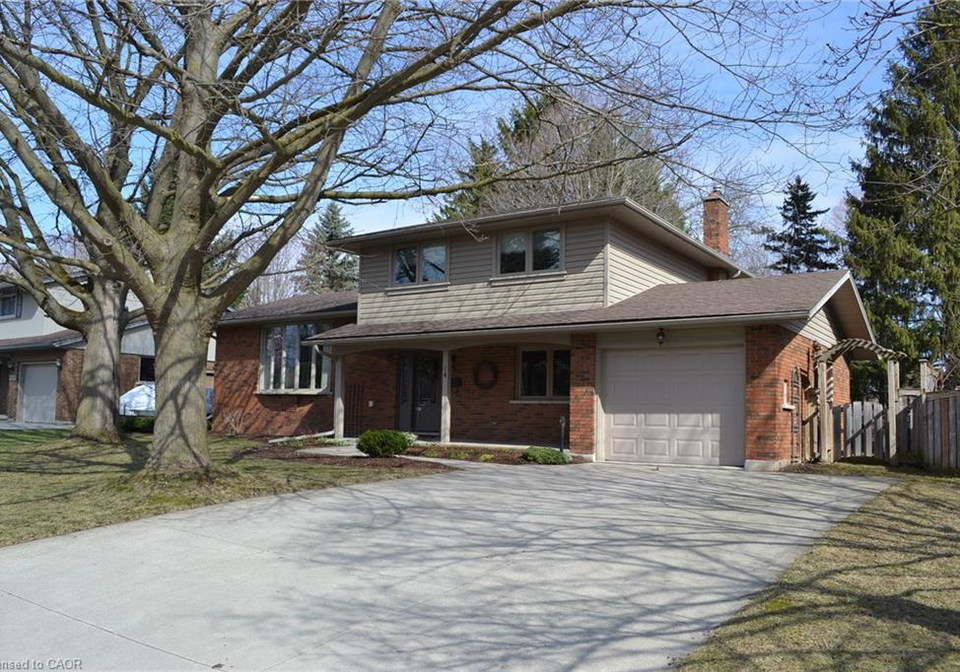 14-nightingale-crescent-elmira-ontario-40813228
