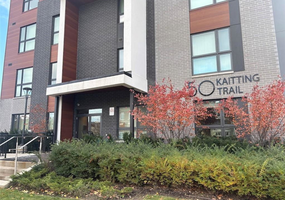50-kaitting-trail-oakville-ontario-40813261