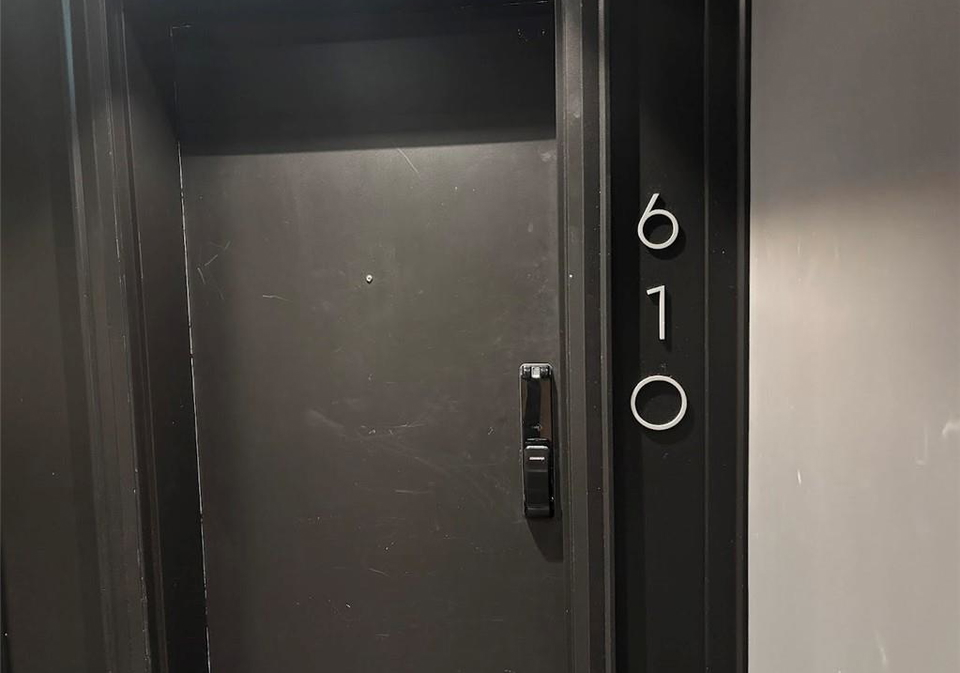 50-kaitting-trail-oakville-ontario-40813261