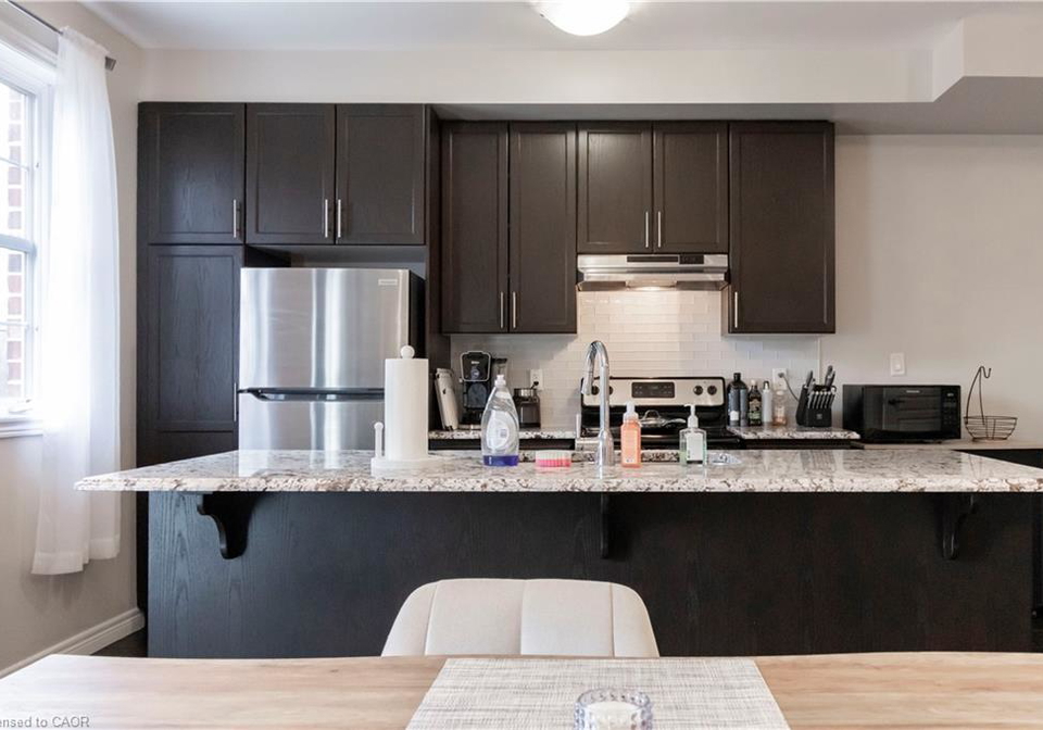 30-robert-peel-road-kitchener-ontario-40813270