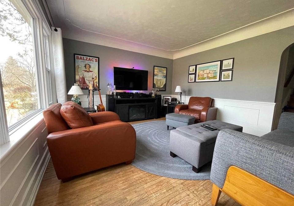 106-main-street-s-waterdown-ontario-40813289