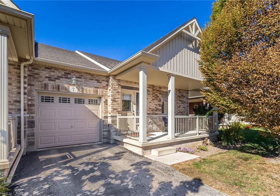 7-gaddye-lane-binbrook-ontario-40813318