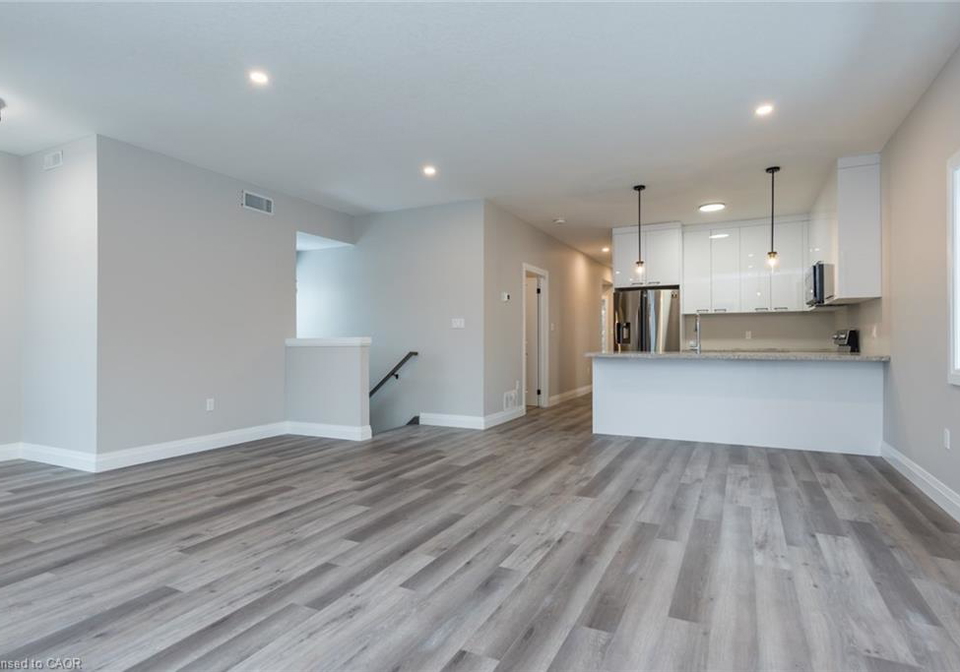 32-third-avenue-kitchener-ontario-40813404