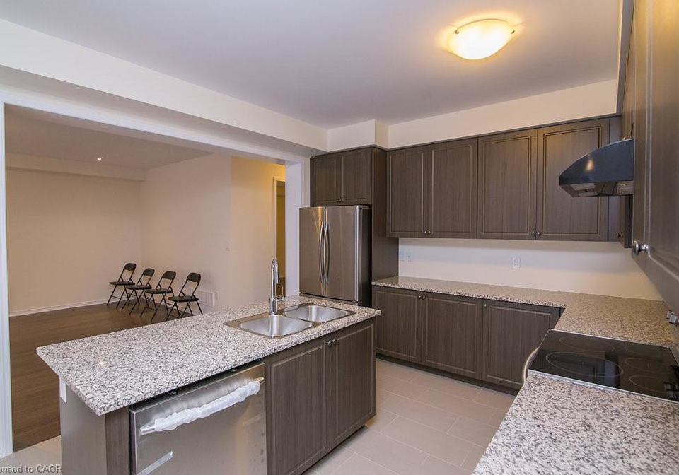 43-galloway-avenue-caledonia-ontario-40813506