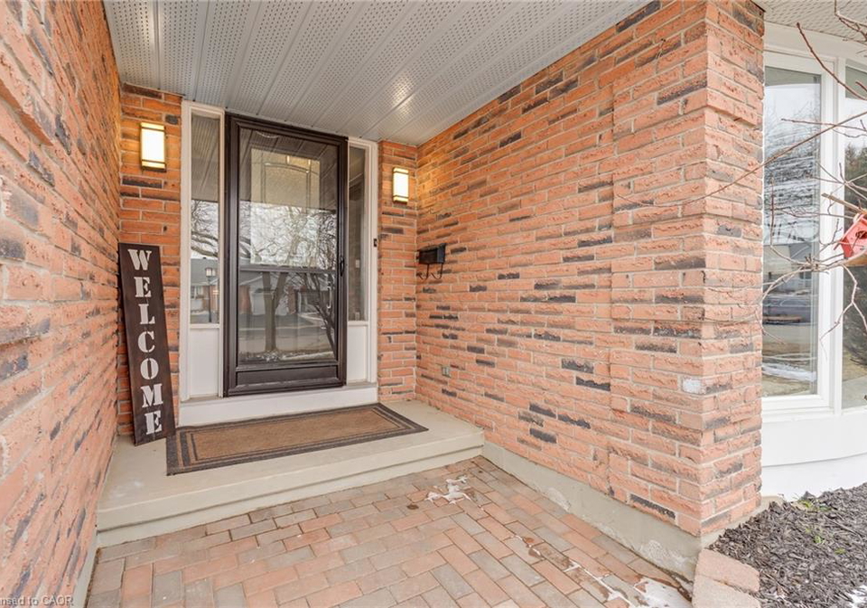 160-oneida-place-kitchener-ontario-40813518
