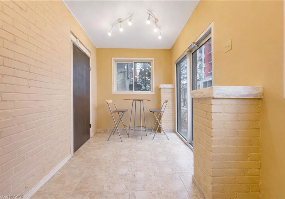24-madison-avenue-s-kitchener-ontario-40813559