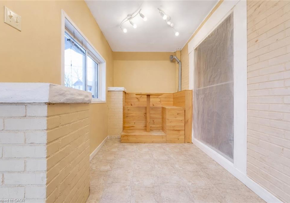 24-madison-avenue-s-kitchener-ontario-40813559