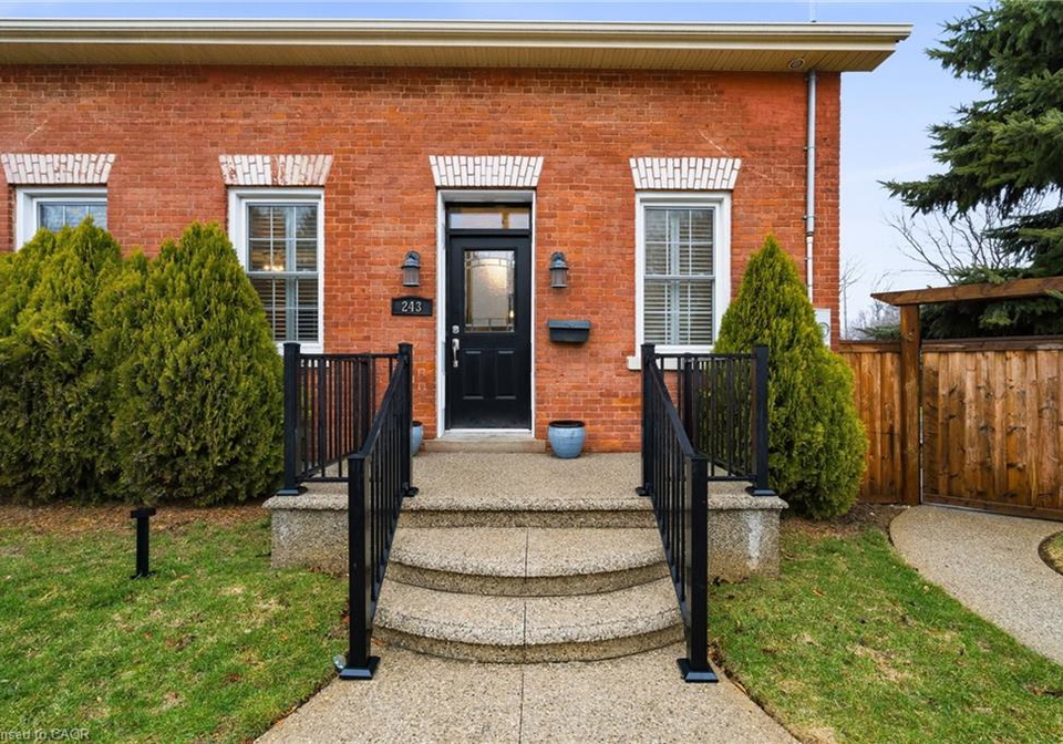 243-hatt-street-dundas-ontario-40813622