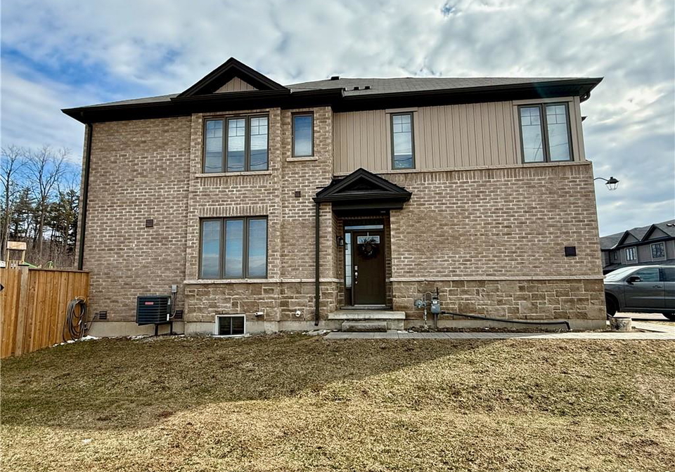 1-tom-brown-drive-paris-ontario-40813667