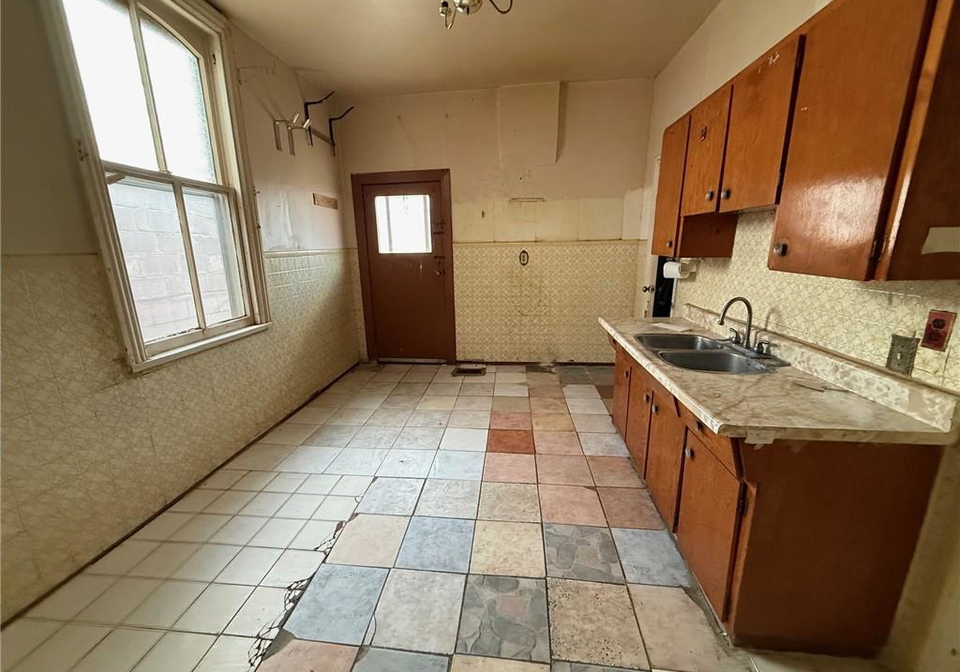 118-cathcart-street-hamilton-ontario-40813676