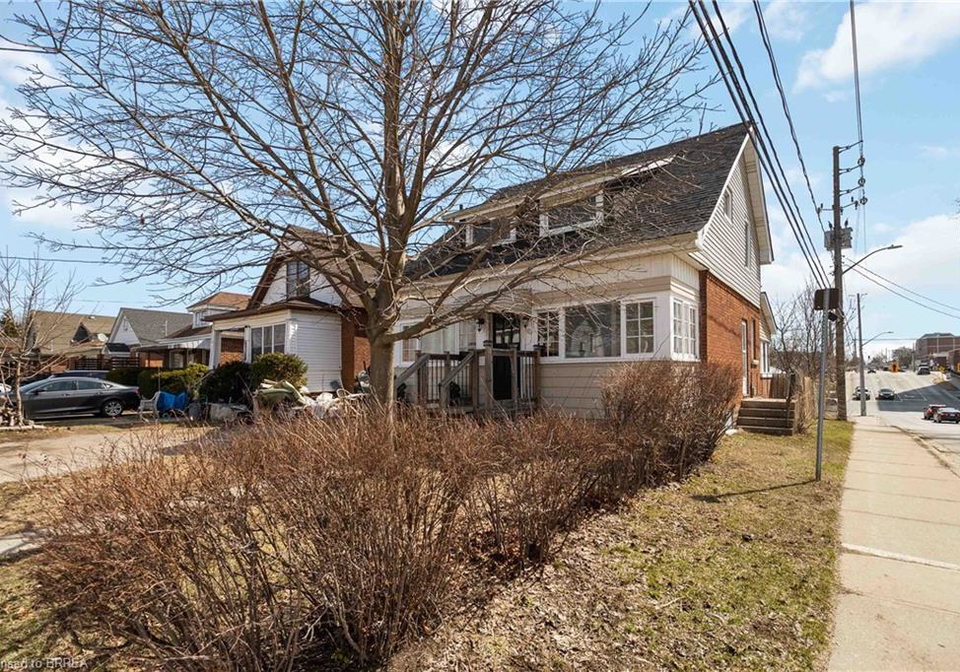 63-lyons-avenue-brantford-ontario-40813773