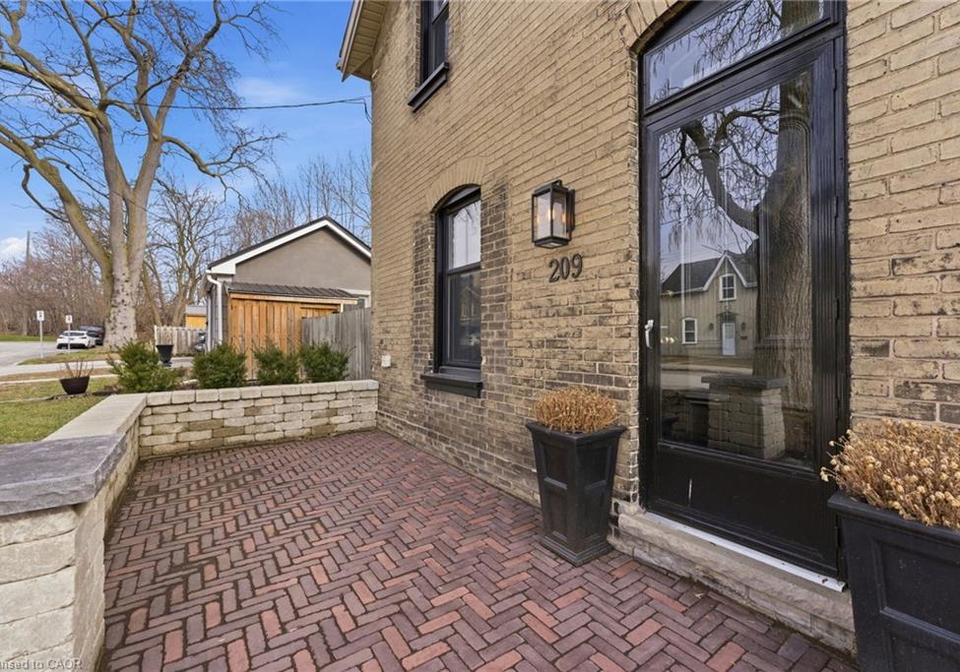 209-william-street-brantford-ontario-40813783