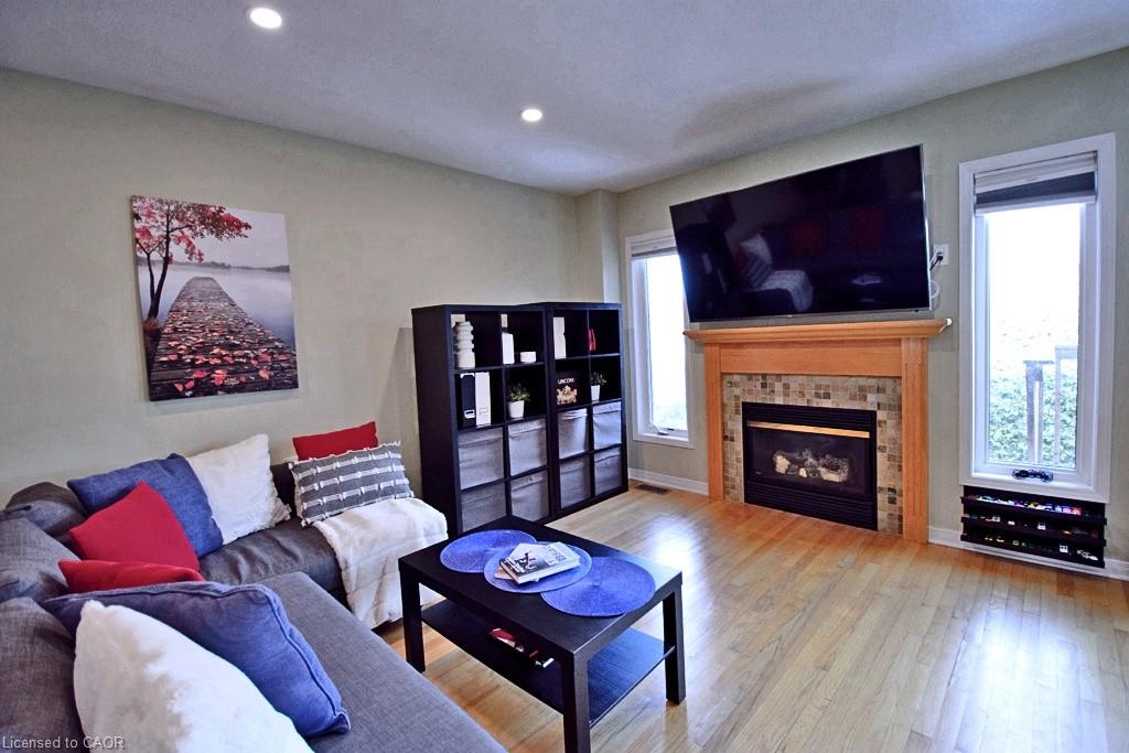 105-tall-oak-private-ottawa-ontario-40813896