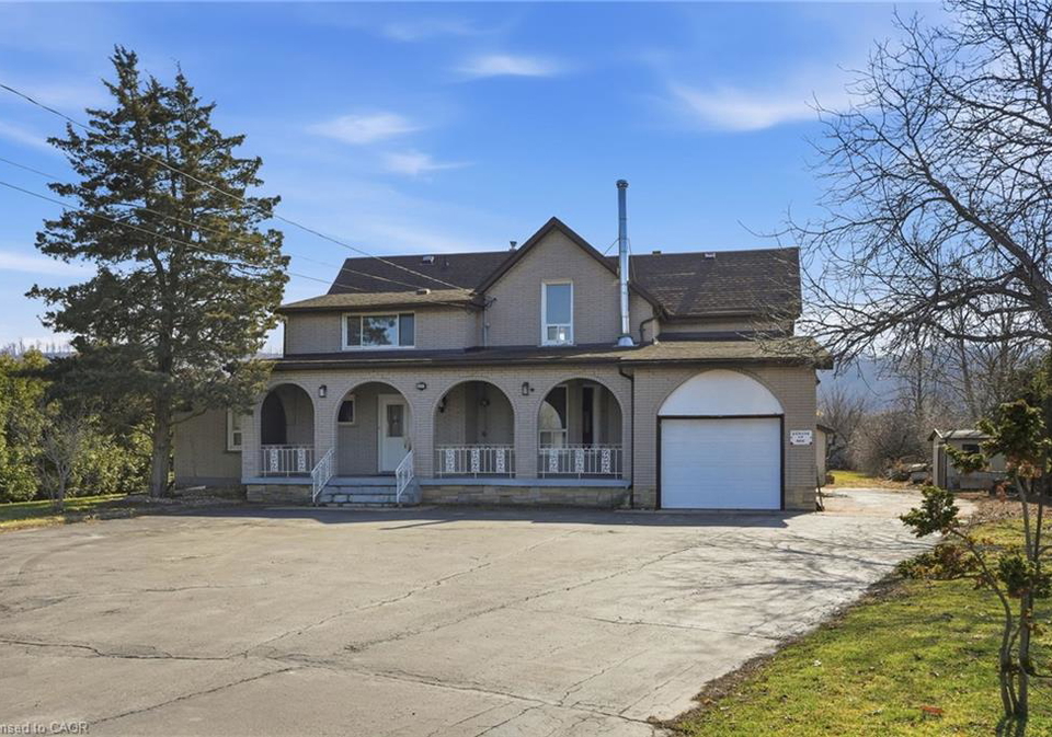 864-highway-8-stoney-creek-ontario-40813899