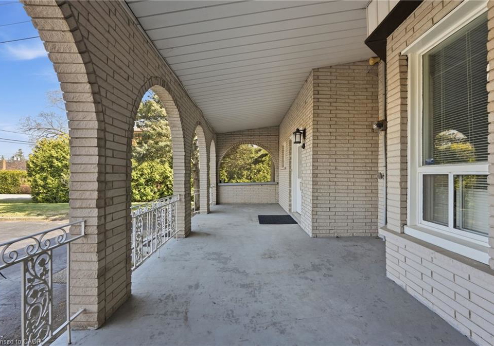 864-highway-8-stoney-creek-ontario-40813899