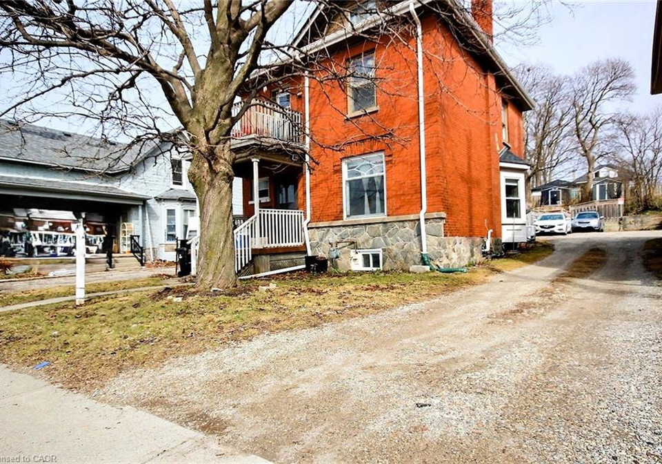 223-water-street-n-cambridge-ontario-40813986