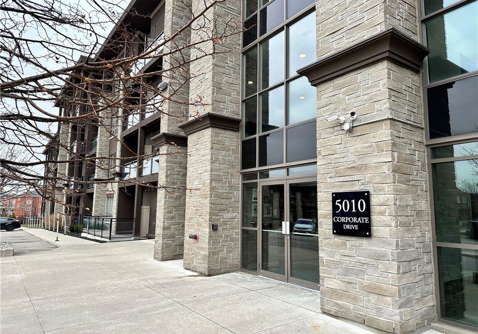5010-corporate-drive-burlington-ontario-40814006