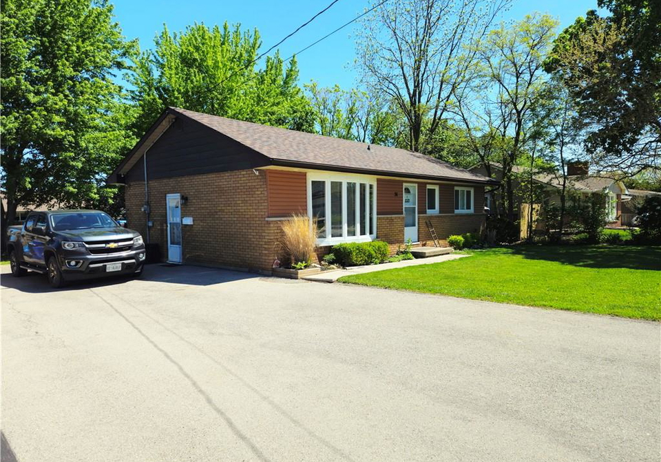 36-olive-street-grimsby-ontario-40814012