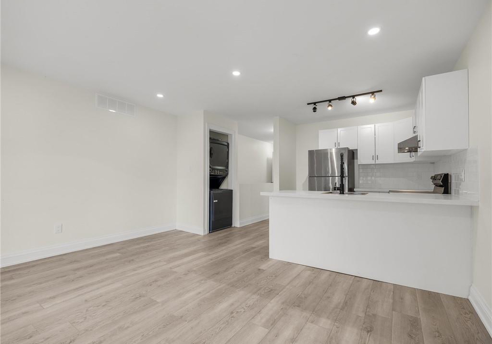 718-cannon-street-e-hamilton-ontario-40814033