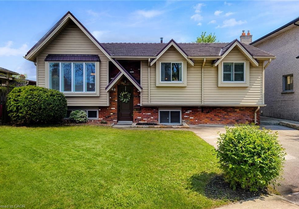 2-ashwood-court-hamilton-ontario-40814034