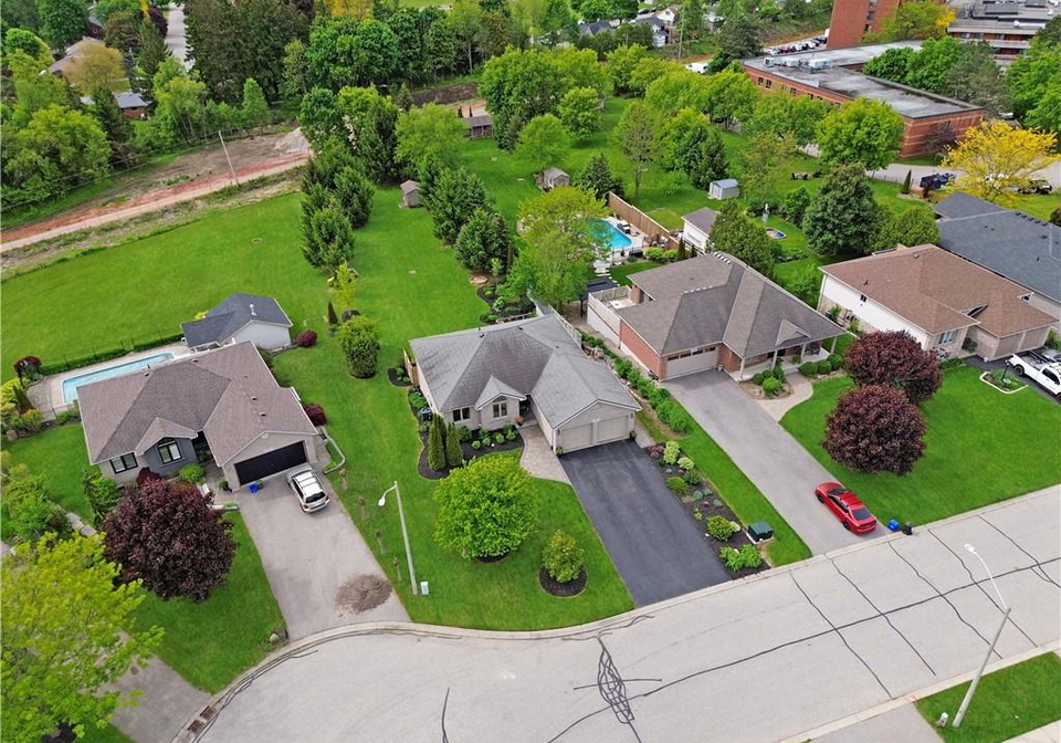 25-bradbury-crescent-paris-ontario-40814131