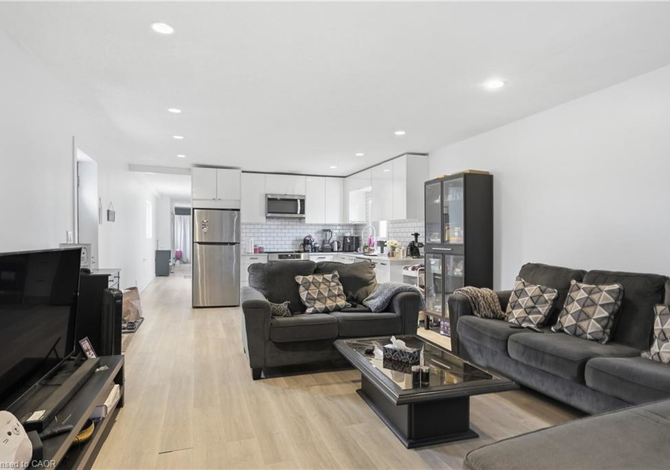 82-queen-street-n-hamilton-ontario-40814224