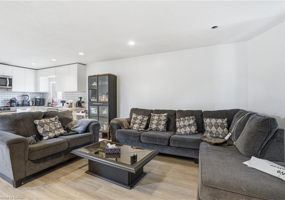 82-queen-street-n-hamilton-ontario-40814224