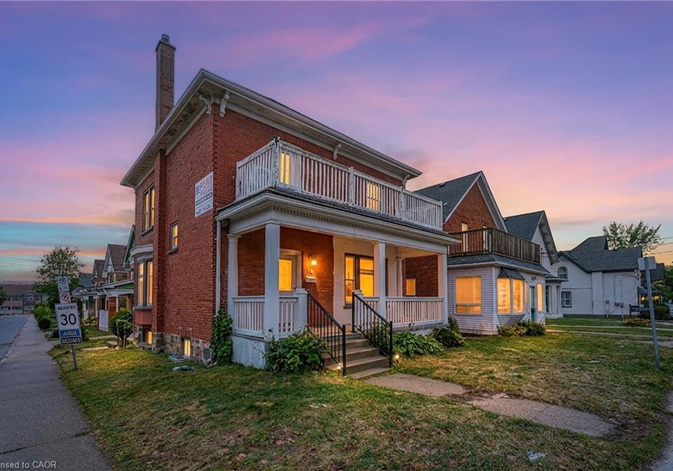 30-regina-street-n-waterloo-ontario-40814238