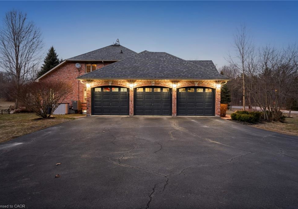 2255-mohawk-trail-campbellville-ontario-40814269