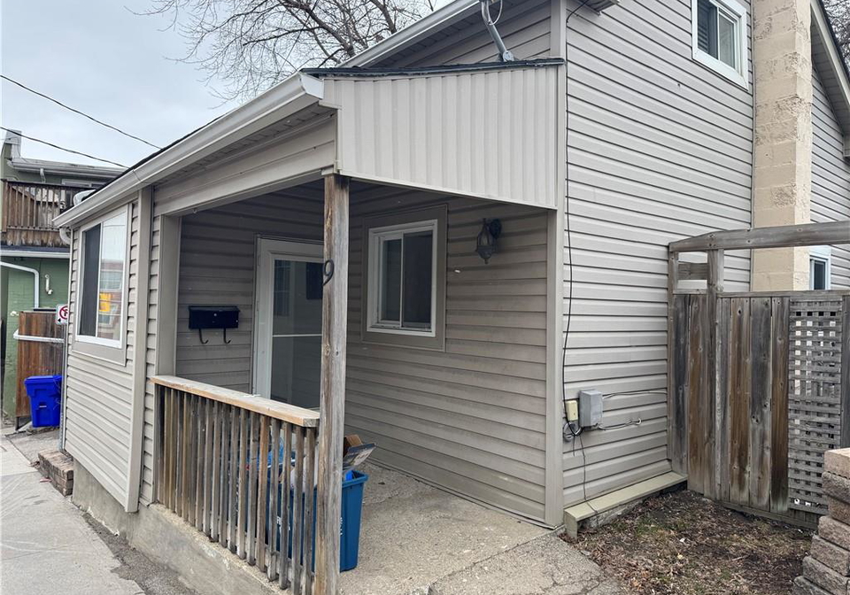 9-adam-street-cambridge-ontario-40814308
