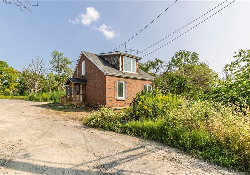 1411-56-highway-glanbrook-ontario-40814370