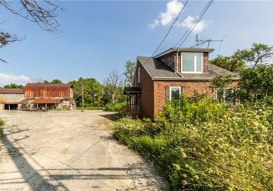 1411-56-highway-glanbrook-ontario-40814370