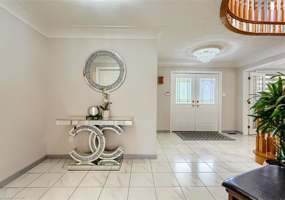 16-vogue-court-stoney-creek-ontario-40814384