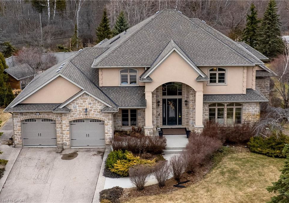 16-seifert-court-cambridge-ontario-40814670